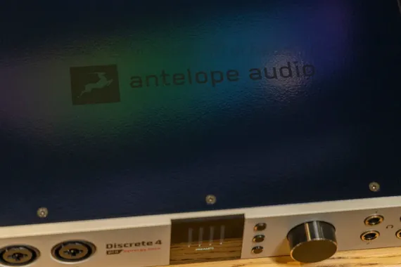 Antelope Audio Discrete 4 Pro Synergy Core