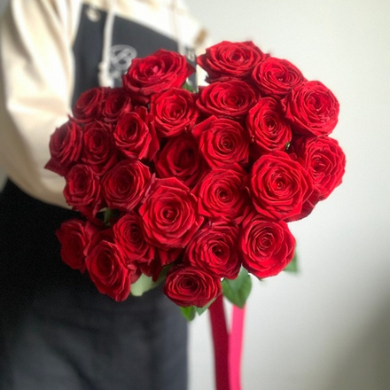 Букет из 25 красных роз премиум класса