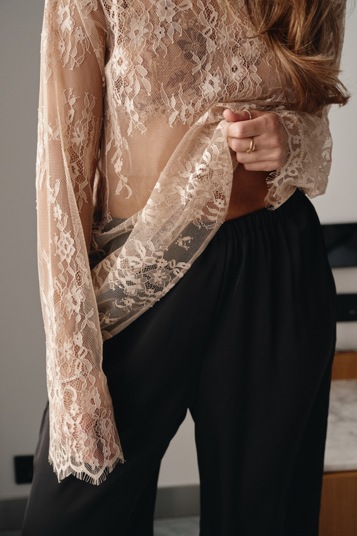 Лонгслив свободный кружево bg