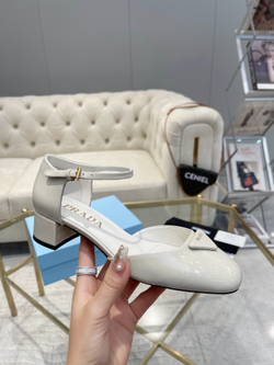 Prada Pumps