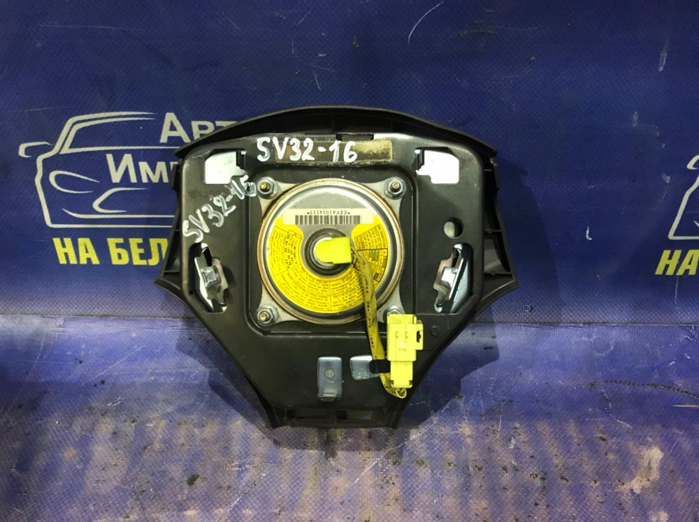 Подушка безопасности водительская TOYOTA VISTA 1993