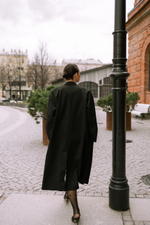 Чёрный двубортный тренч