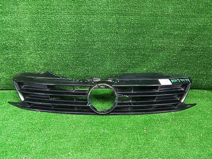 Решетка радиатора VW Jetta 6 (2014-2018)