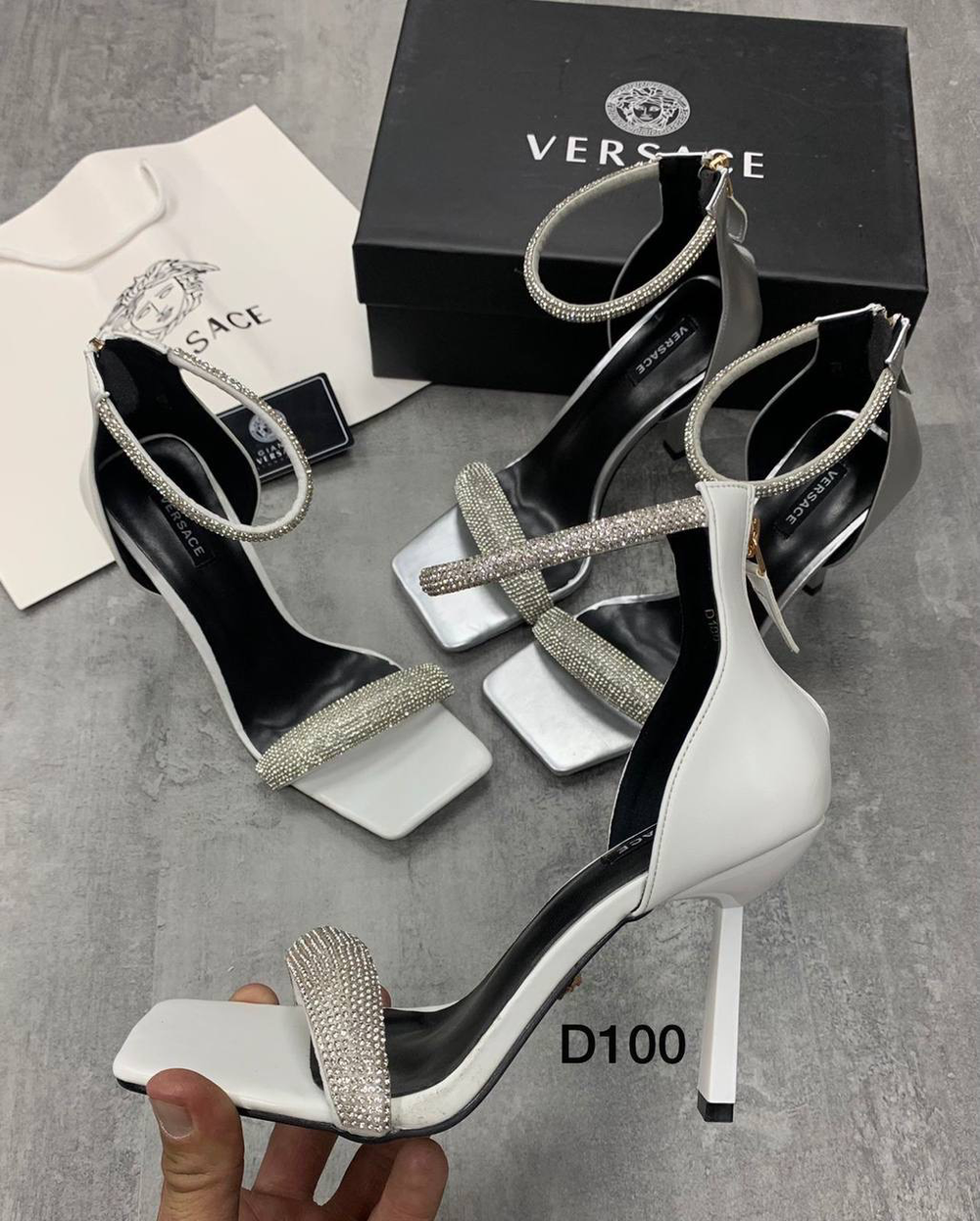 Босоножки Versace