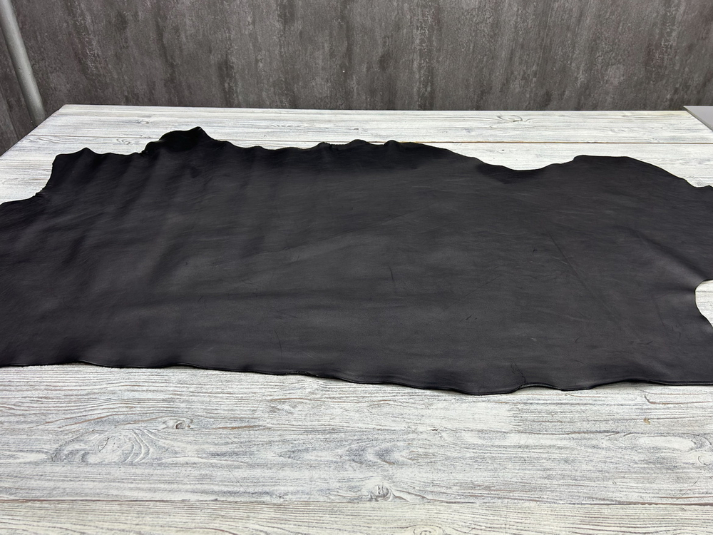 Целая шкура Натуральная кожа цв. Черный / Nero Matt, толщ. 1,3-1,5 мм