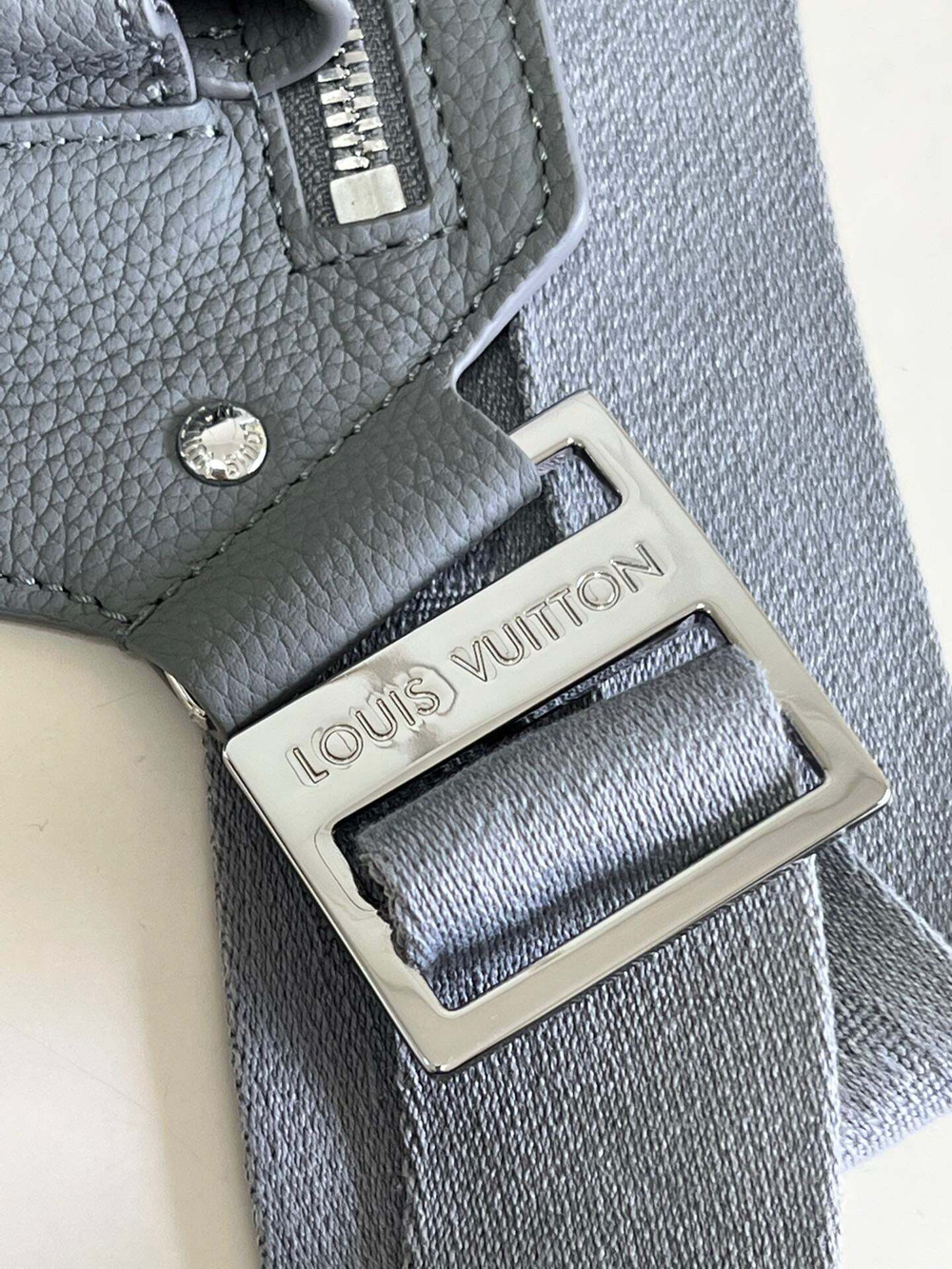 Louis Vuitton New Sling