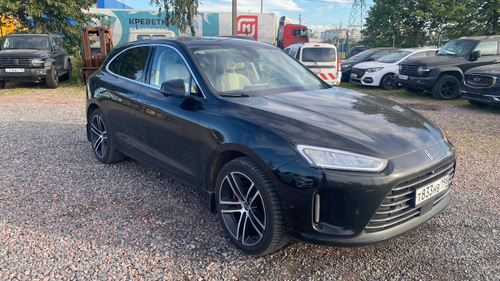 AITO M5 PHEV 1.5 4WD Extended Range Ultimate Version