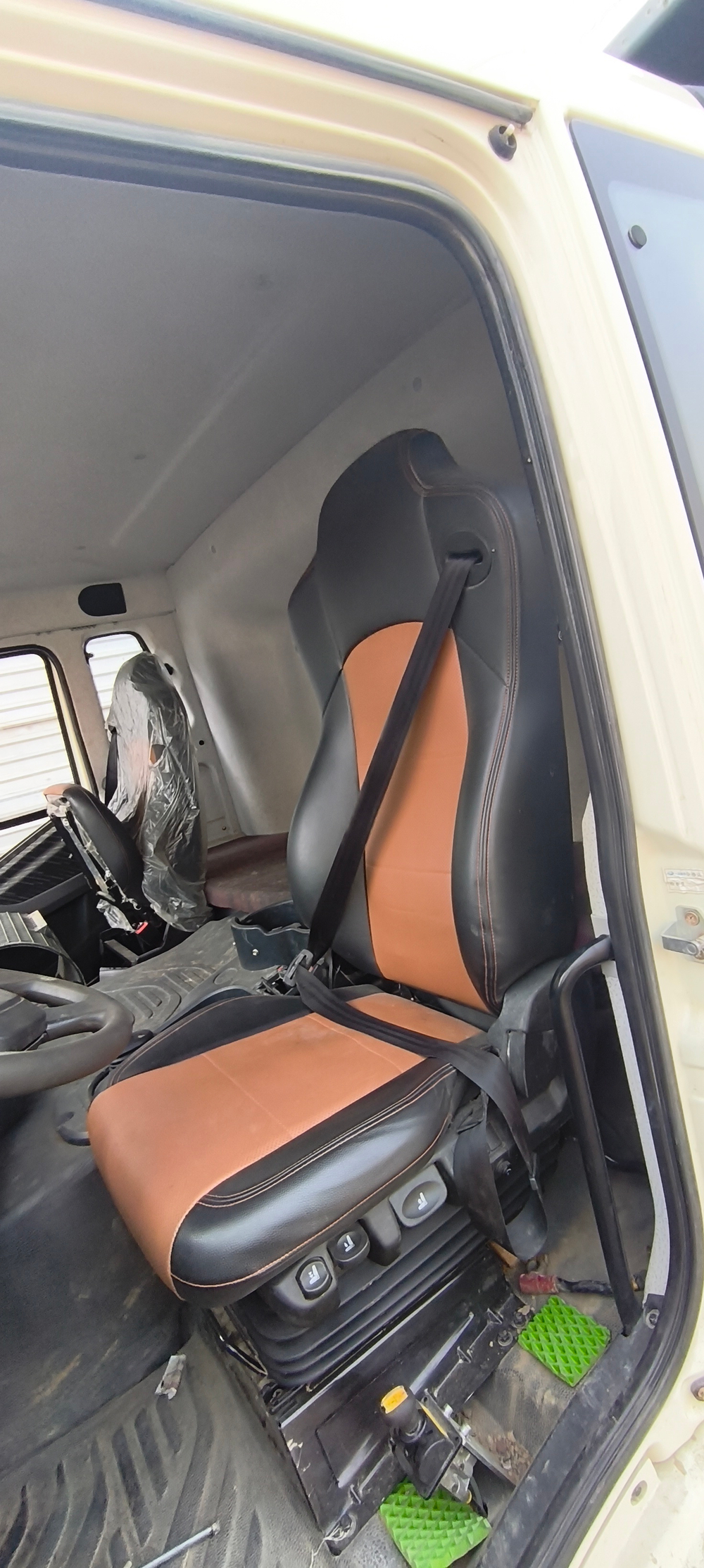 FAW J6 6x4 Самосвал CA3250P66K24T1E5 (Дизельный, 11,1 л, 390 л.с., МТ)