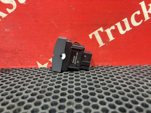 Кнопка обогрева зеркал