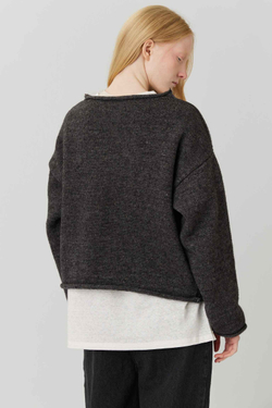 Рыбацкий свитер из шерсти темно-серого цвета