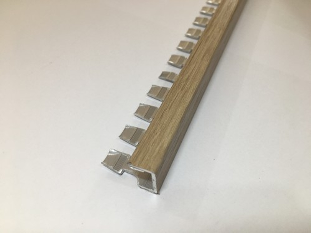 АПLг 10мм "DO-4" 2,7м Ясень (41) L-об. гибкий ламинир. алюм.