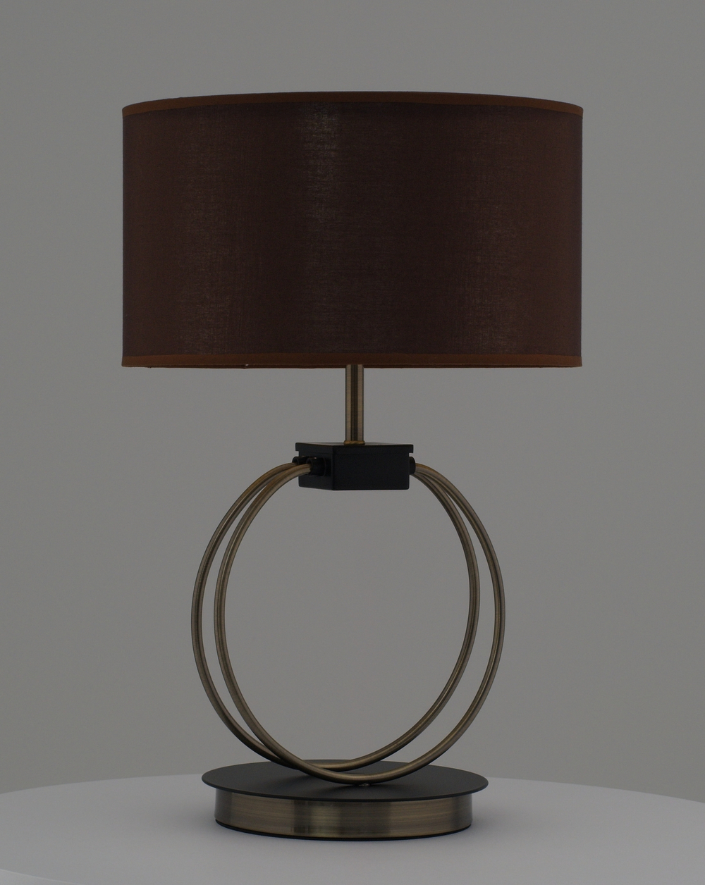 Лампа настольная Moderli V11144-1T Mercy