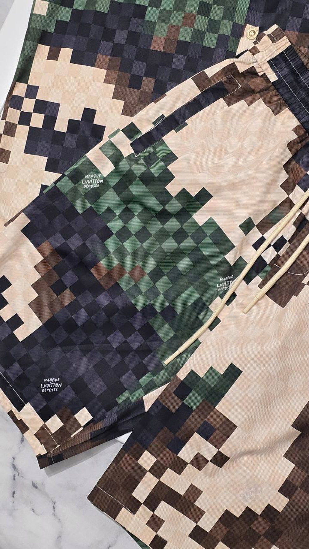 Прогулочный костюм Louis Vuitton