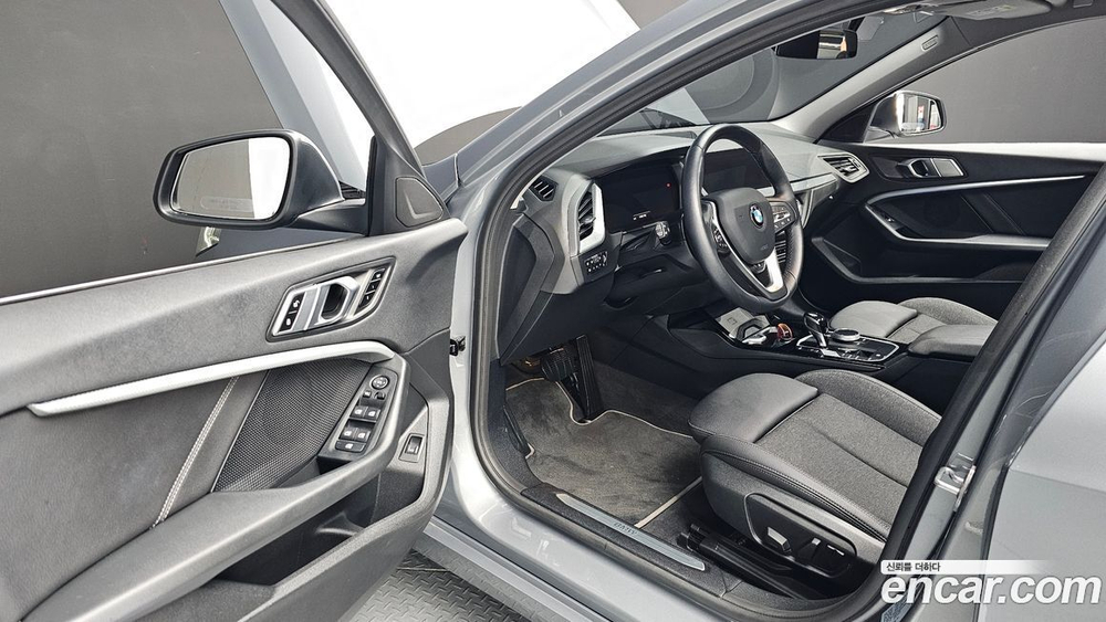 BMW 1 Series (F40) 120i Sports (03.2023)