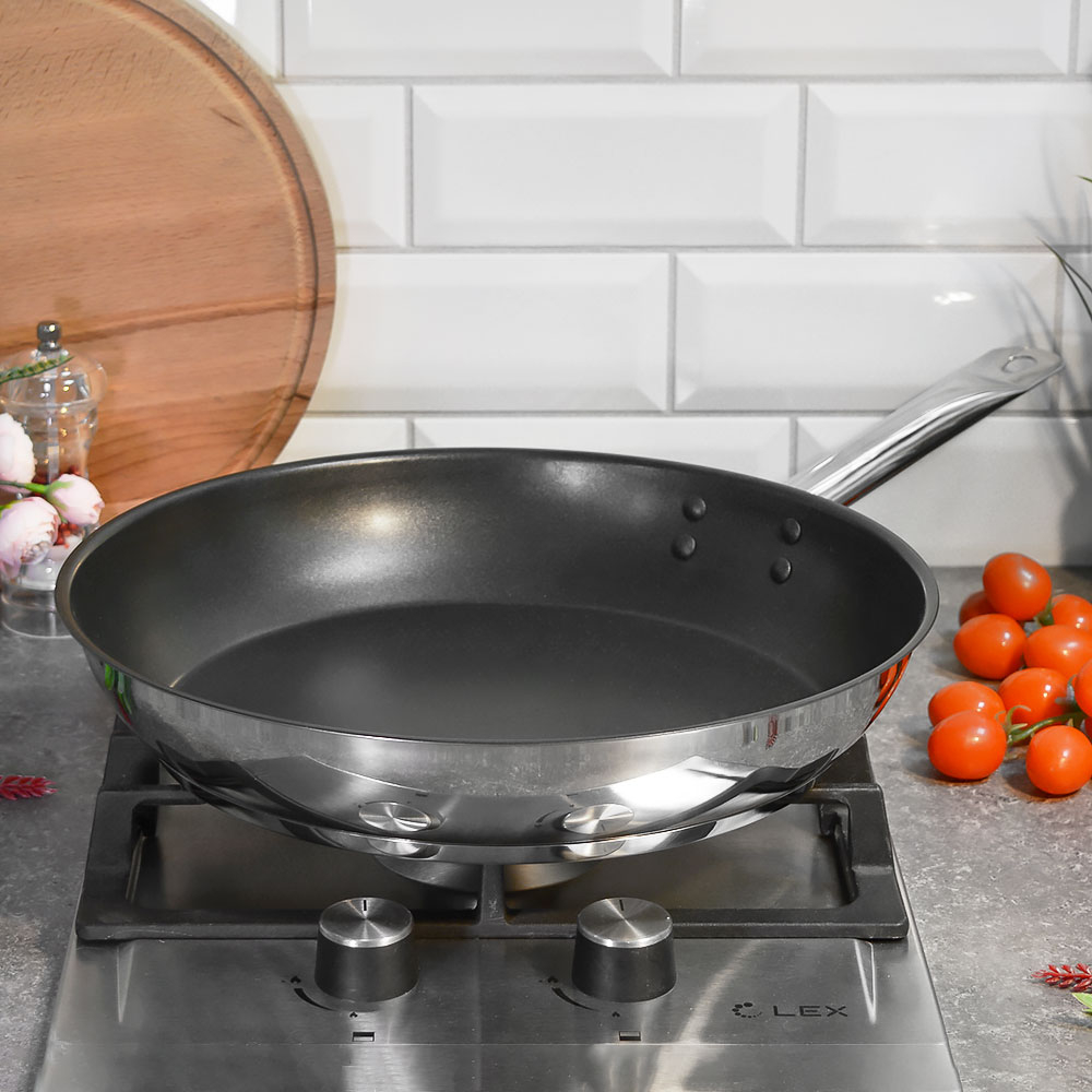 Сковорода 32см Общепит без крышки, высота 6см, корпус 0,6мм, индукция, ТРС 3,5мм, а/п покрытие Xylan