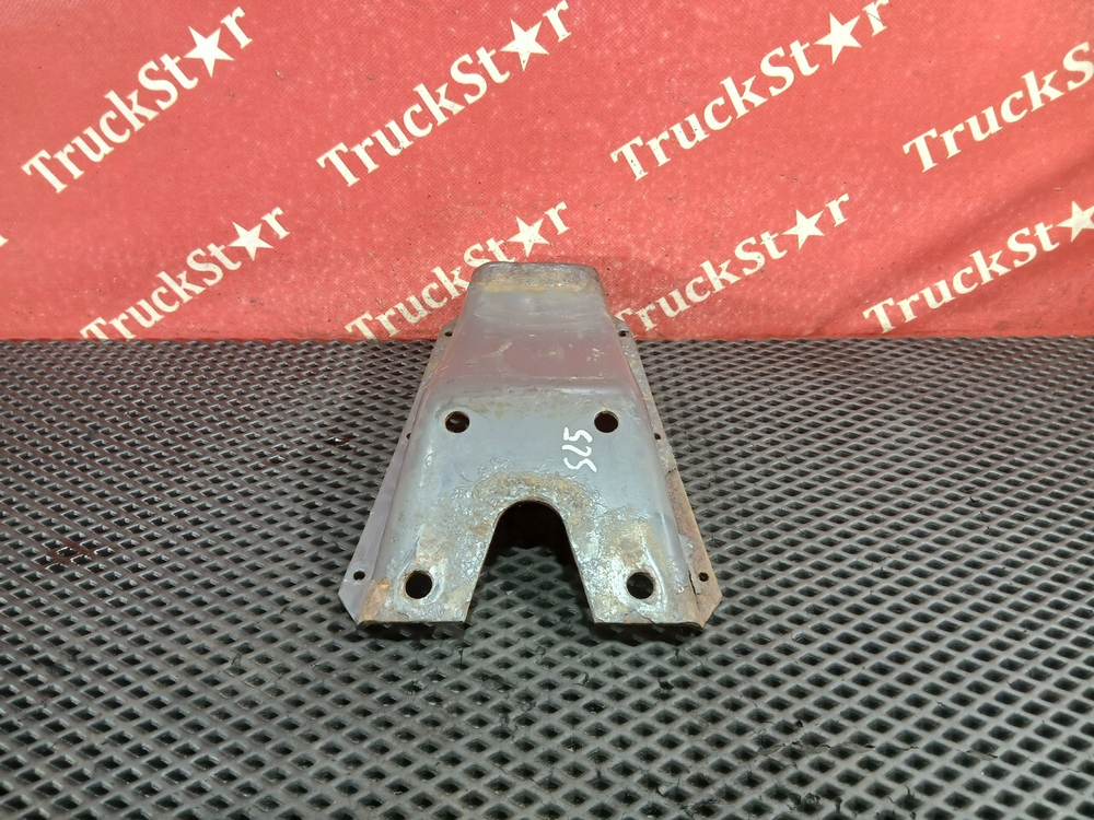 Кронштейн амортизатора переднего