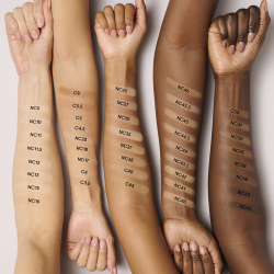 MAC Cosmetics Studio Fix Powder Plus Foundation Prefill - Матирующий пудровый тональный фон. оттенок NC42, 12 g