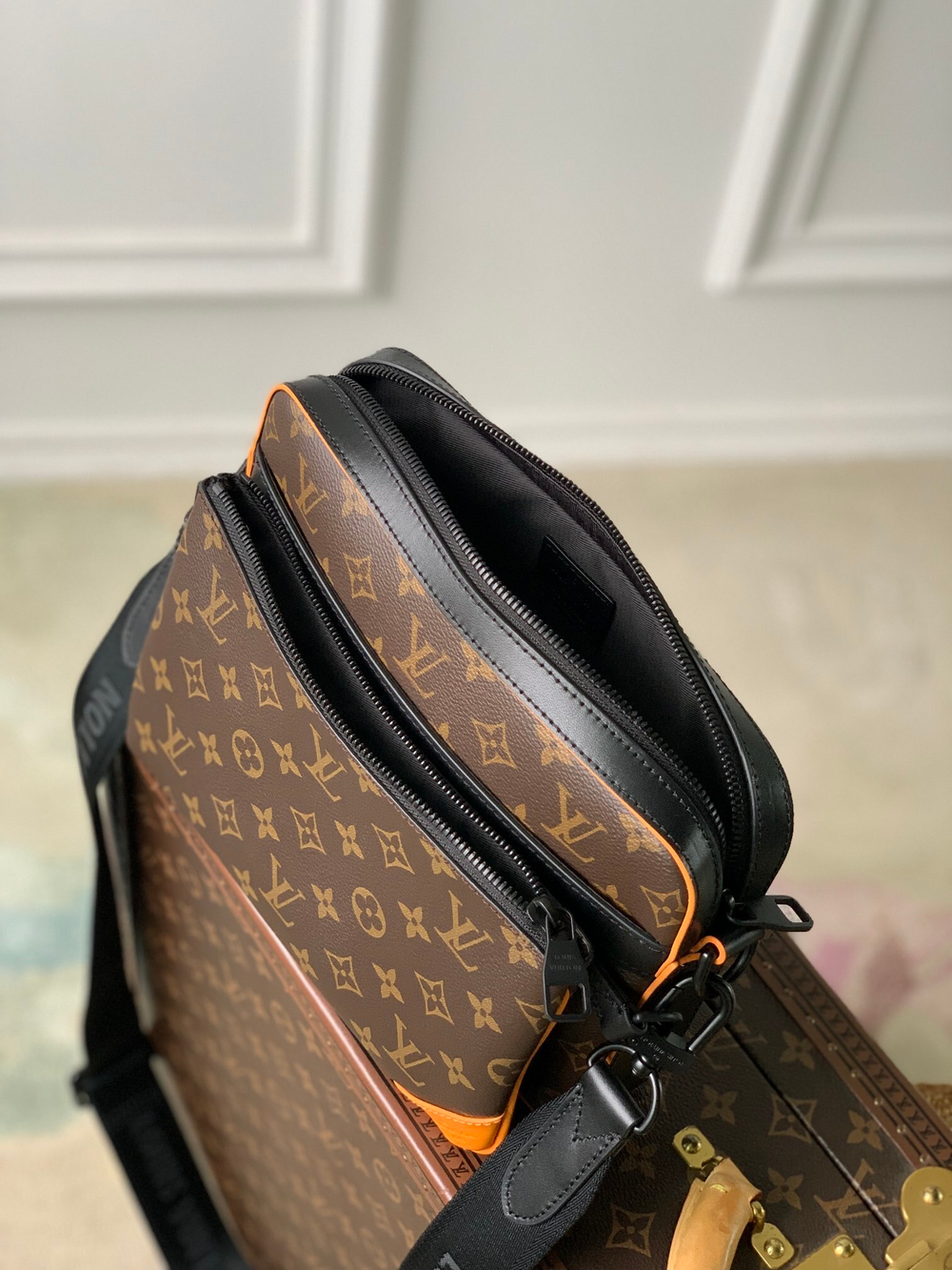 Louis Vuitton Trio Messenger