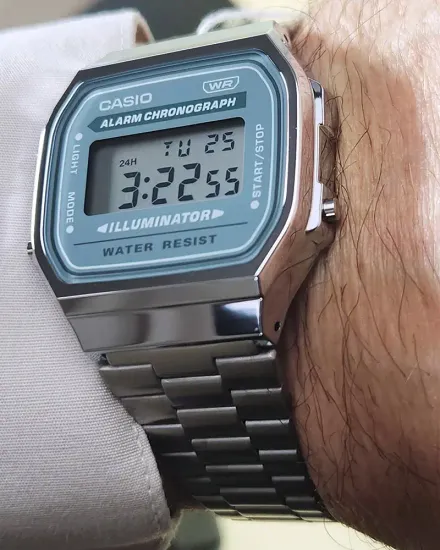 Электронные наручные часы Casio A168WA-3AYDR