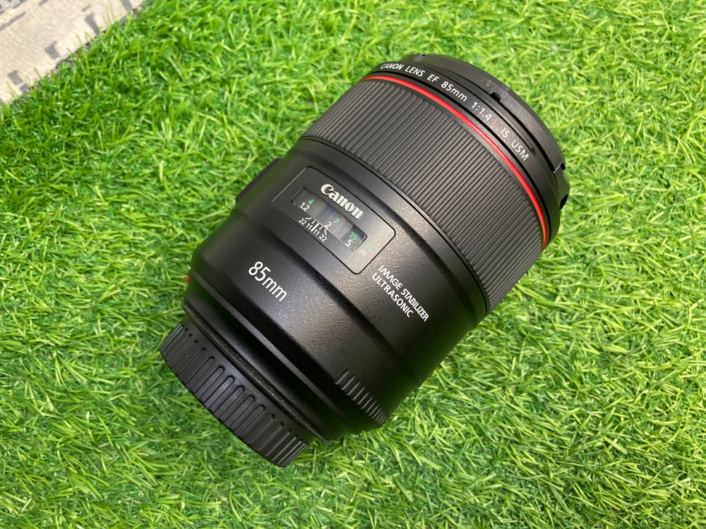 Canon EF 85mm 1.4L IS USM
