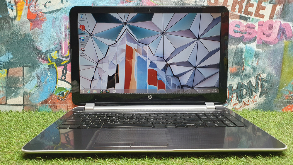 Ноутбук HP E1/4Gb