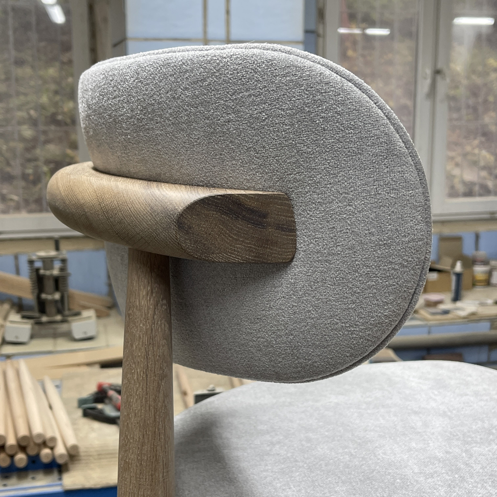 Барный стул из дерева - Мона Сердце