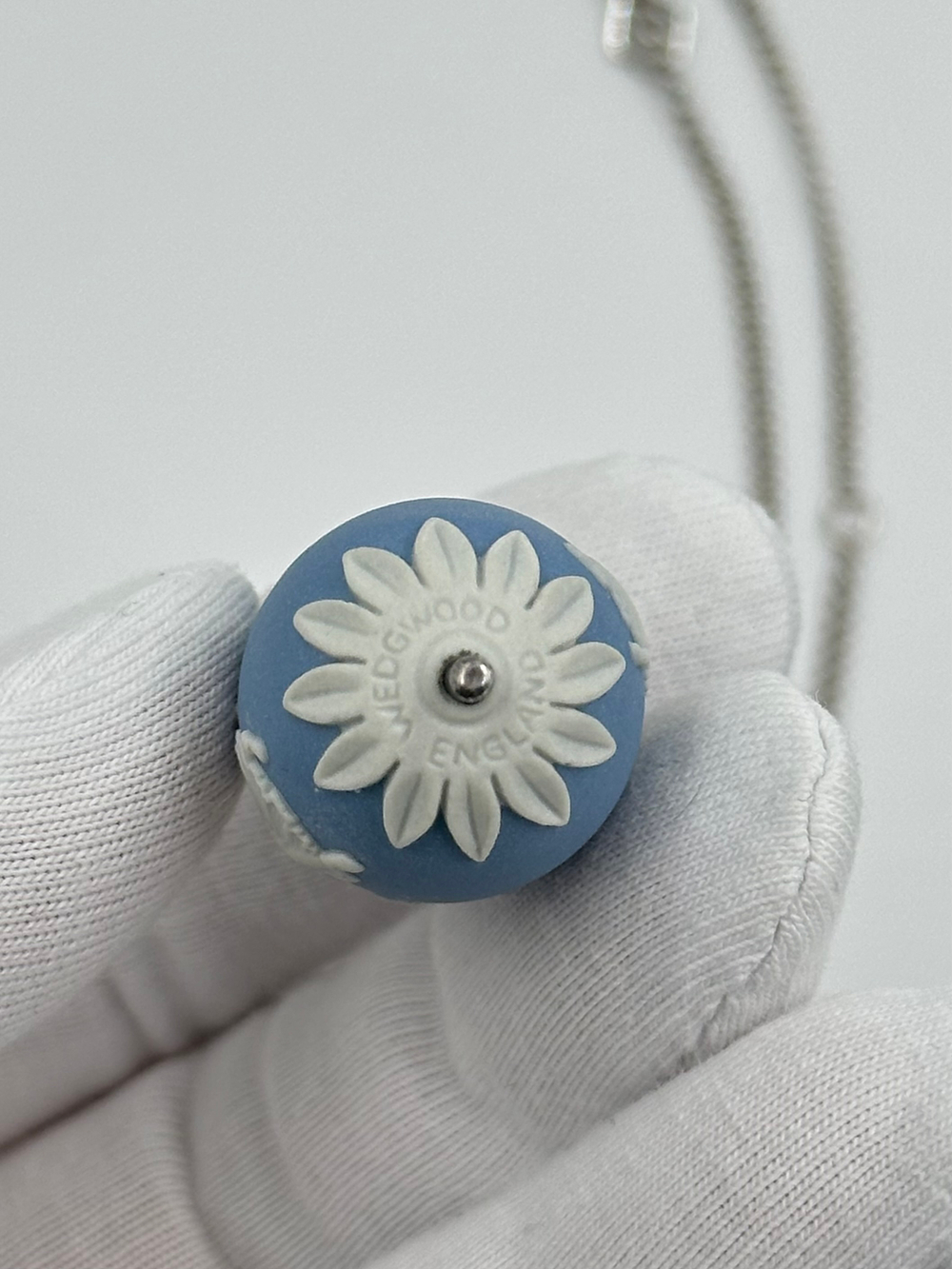 Кулон Wedgwood в виде яйца