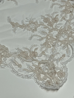 Скатерть кружевная 140x360 Emozioni Lace шампань