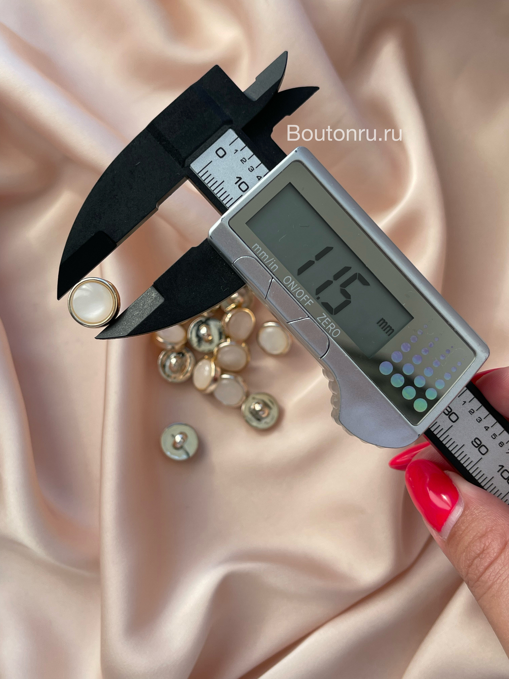 Пуговицы Золото луна 11,5 мм.