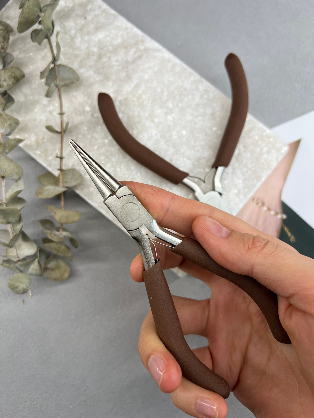 Ювелирные круглогубцы для сборки украшений