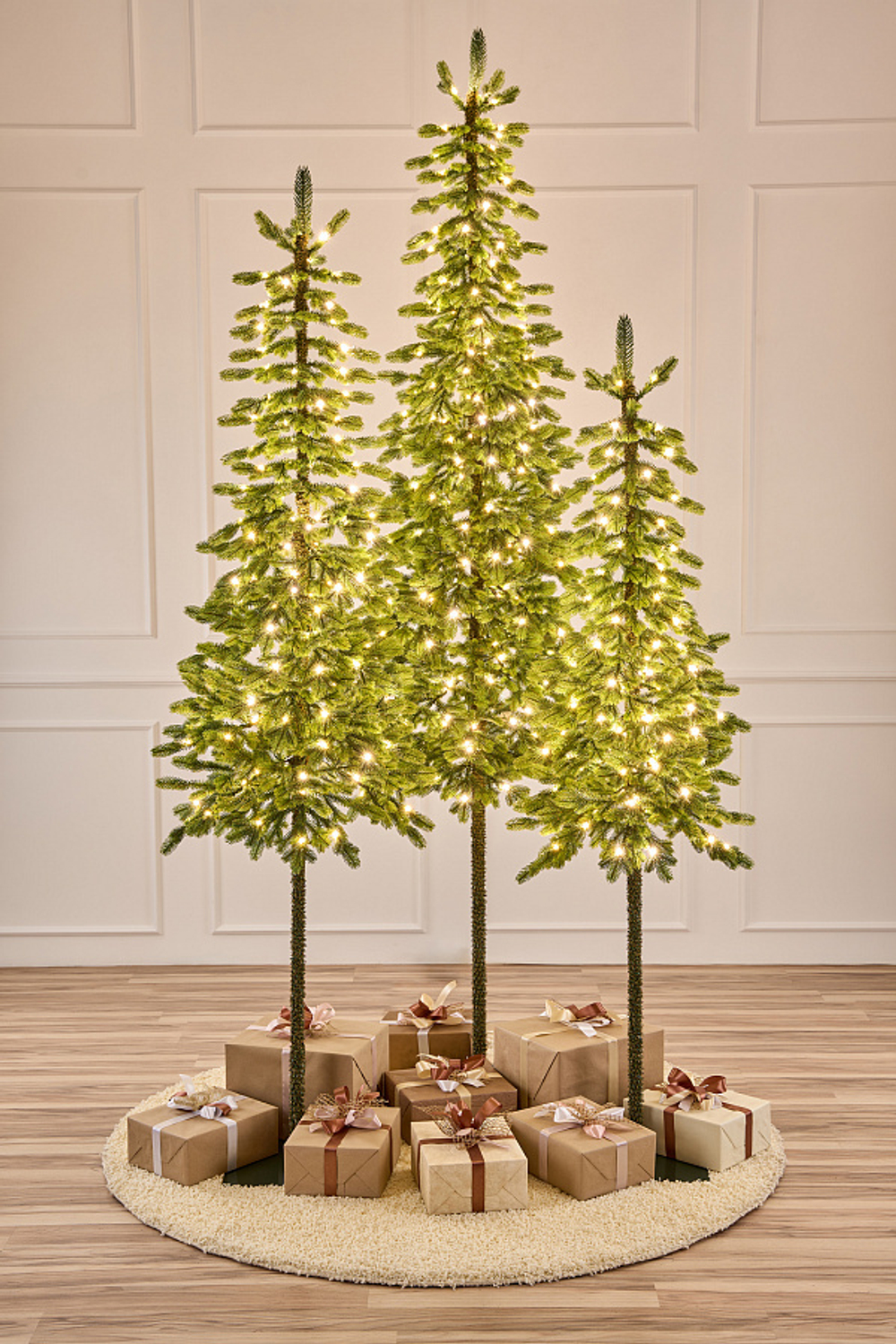 Ель искусственная с лампочкам Королева Тянь Шань