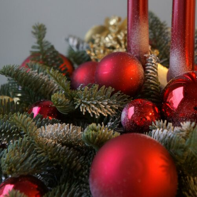 Новогодняя композиция в винном оттенке