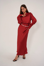 Костюм в горошек с юбкой в макси длине из вискозного шелка