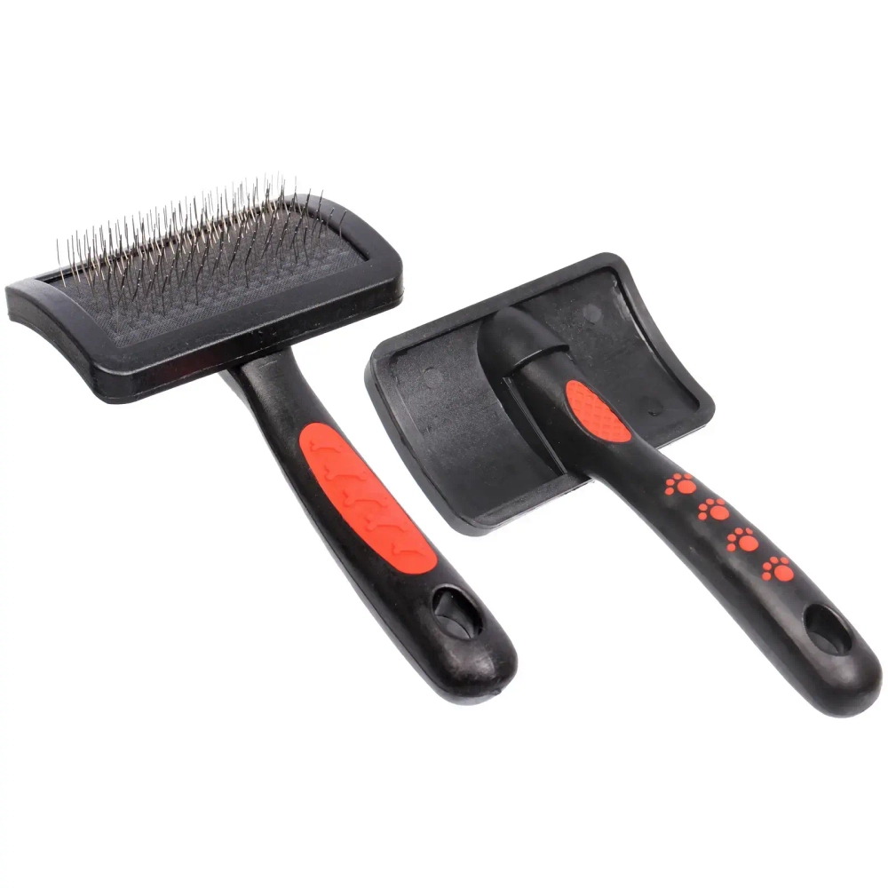 Расческа - пуходёрка для животных с каплями «ЛАПУСИКИ» прорезиненная ручка, цвет черный, 12*7,5см (блистер)✦