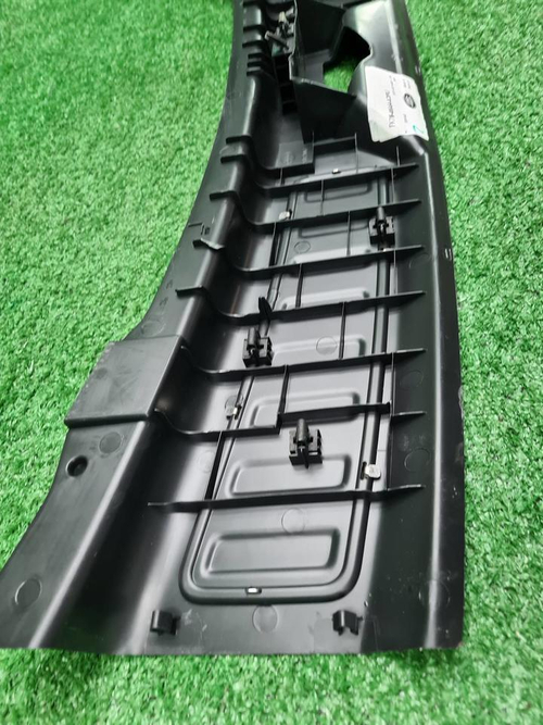 Кожух замка багажника LR Discovery Sport (14-нв)