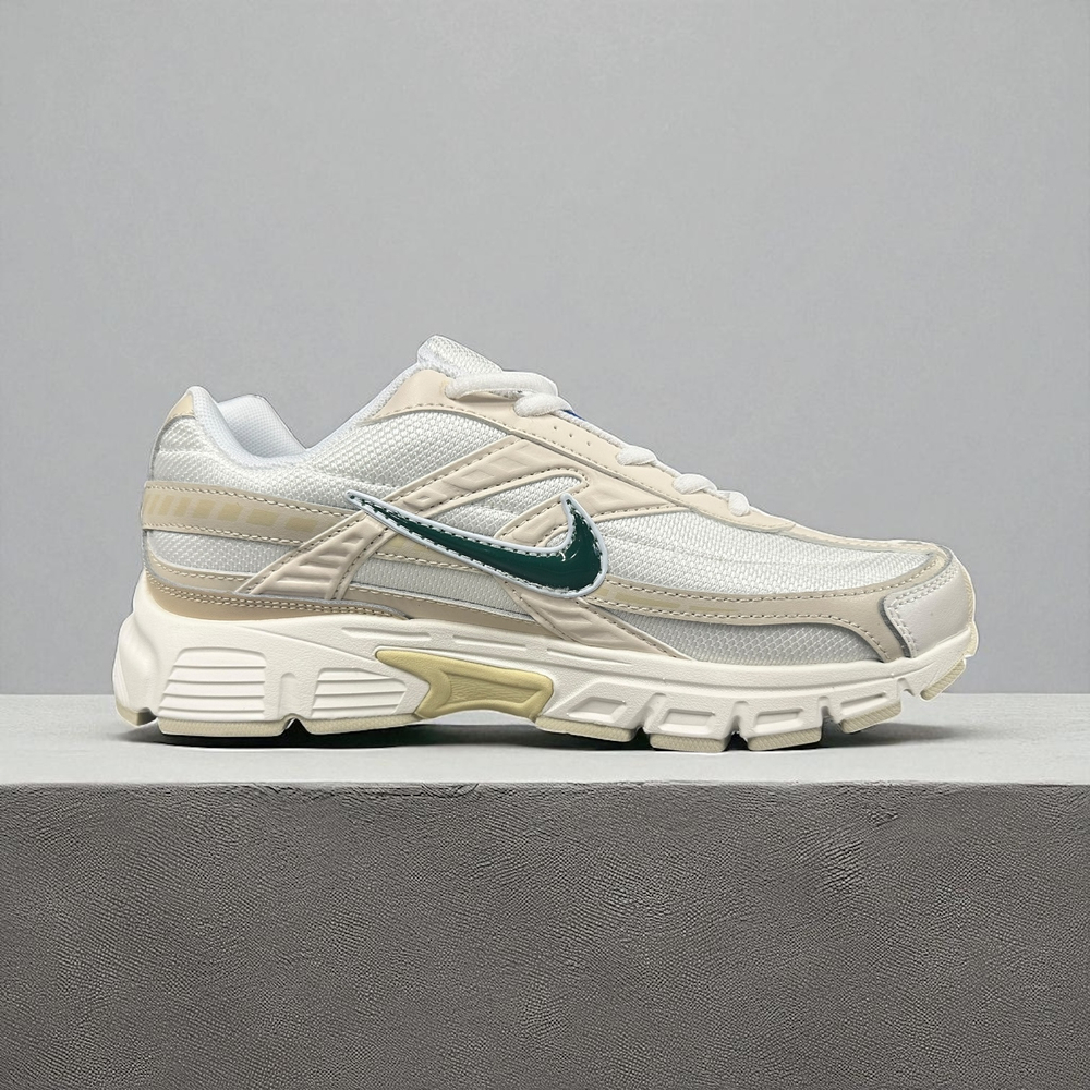Nike Initiator • Cream White