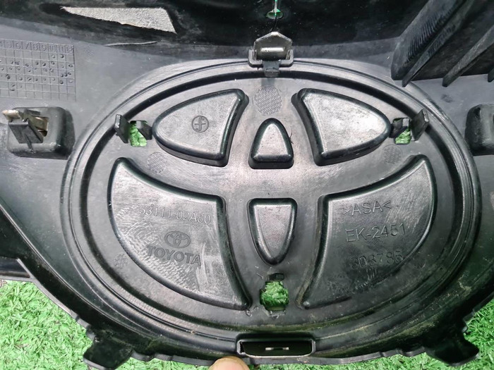 Решетка радиатора Toyota Corolla E160 (2015-2019)