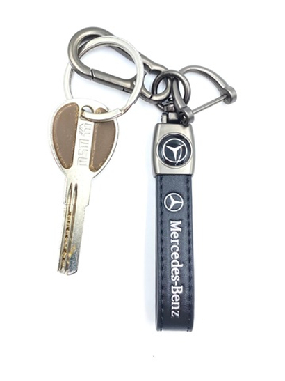Брелок для ключей кожаный с эмблемой Mercedes (кожзам, белая надпись)