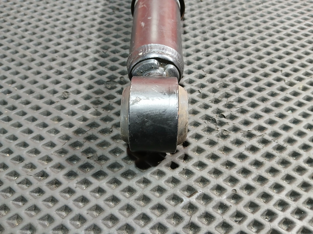 Амортизатор передний