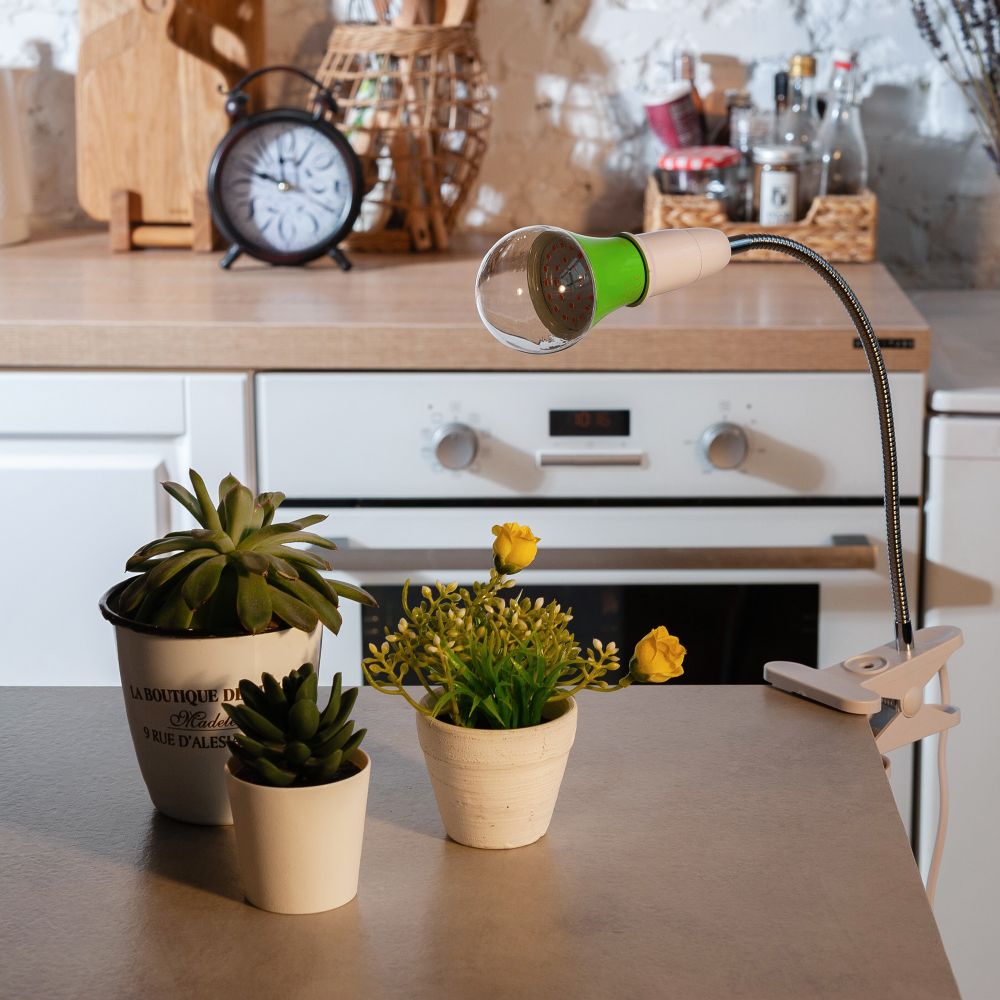 LED-A60-15W-SPSB-E27-CL PLP30GR Лампа светодиодная для растений. Форма A. прозрачная. Спектр для рассады и цветения. Картон. ТМ ФитоЛето