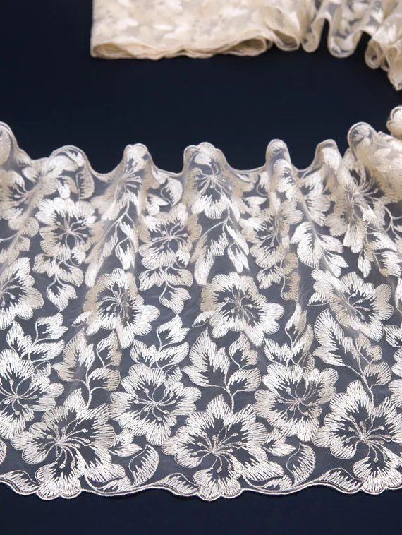 05-141 Вышивка на неэл. сетке 24 см, телесный