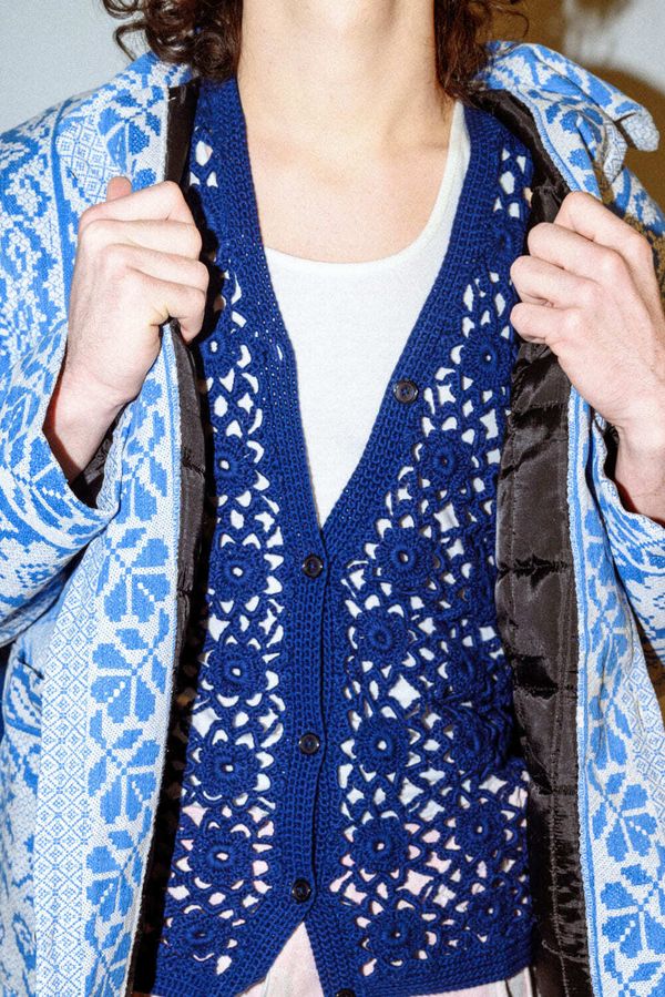 Куртка с Вышивкой на Кармане / White-Blue Jacket бело-синяя - фото 8