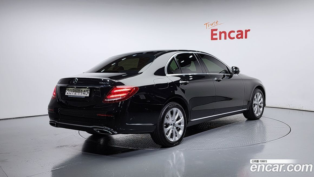 Mercedes-Benz E-Class W213 E300 4MATIC Exclusive (03.2020)