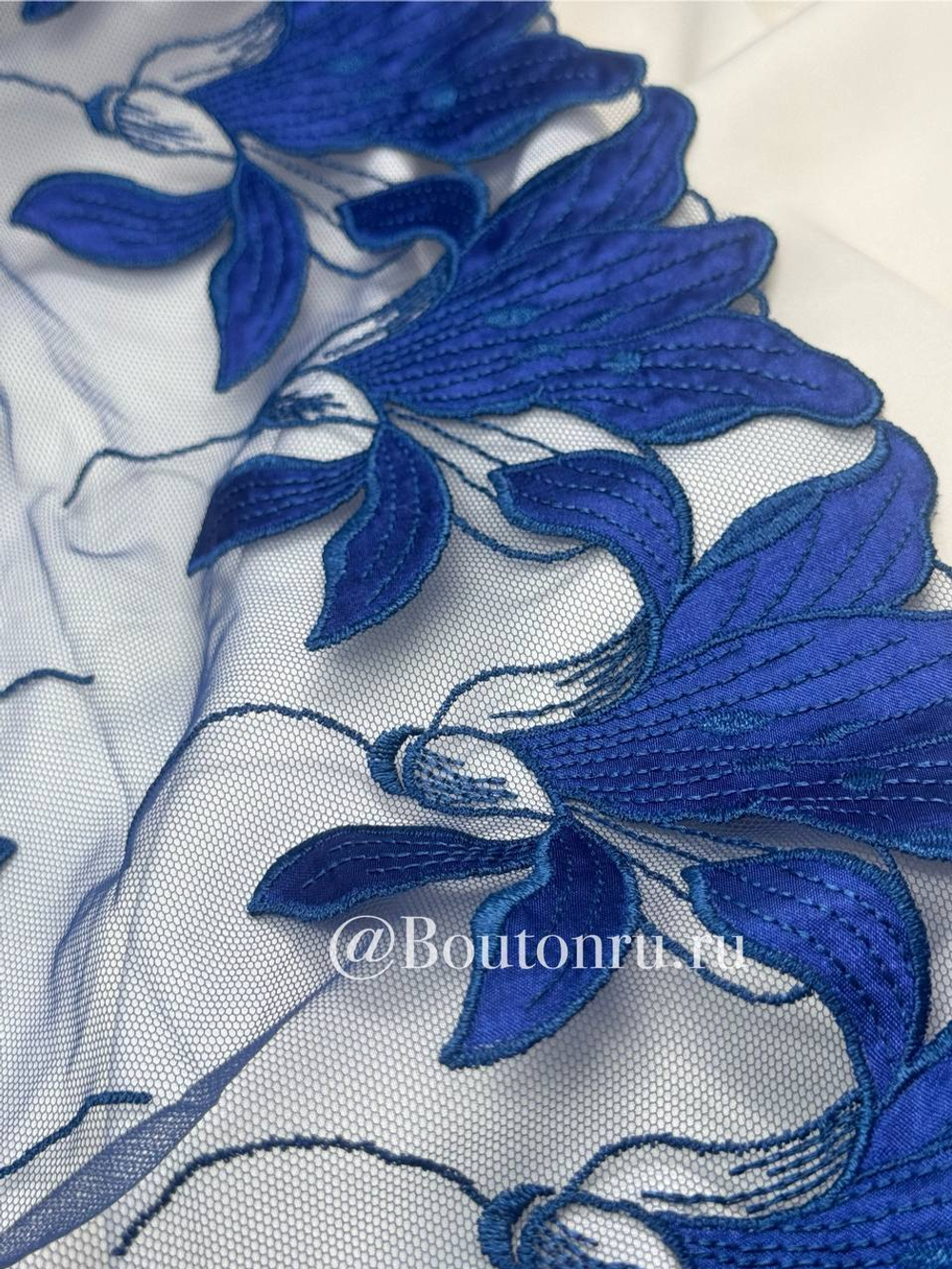 Кружево синее с вышитыми цветами "Лилии" 260 мм