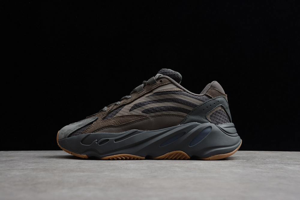 Yezzy 700 geode deals