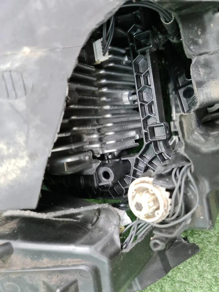 Битая Фара левая BMW 1er F20, F21 (2015-2017) LED