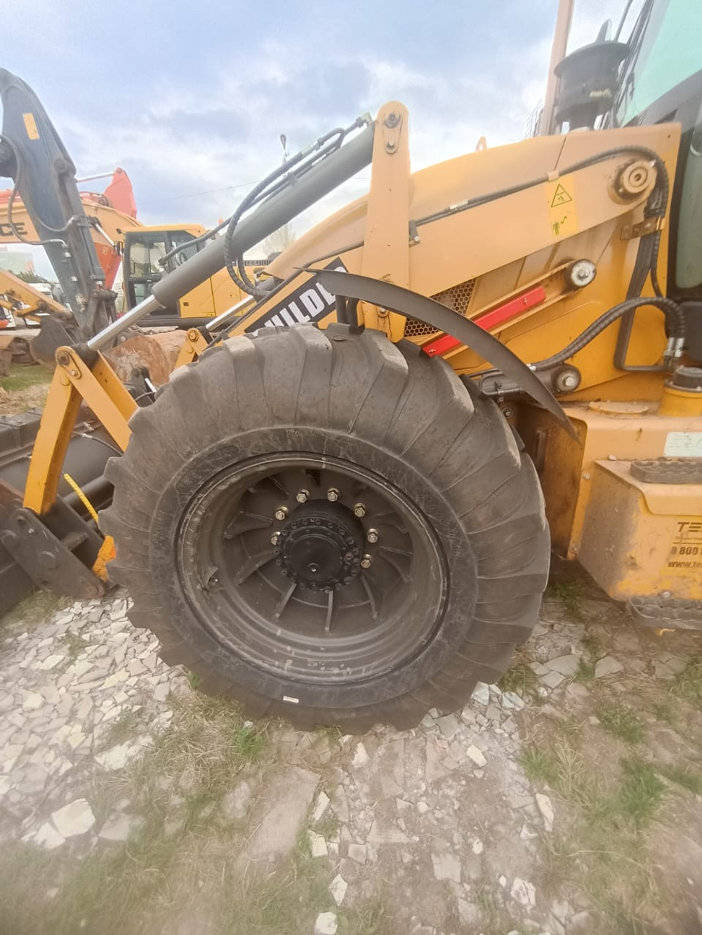 BUILDER BL* Экскаватор-погрузчик BL488 (Дизельный, 4,8 л, 102 л.с., АТ)