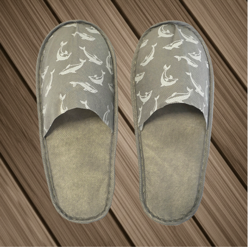 Тапки спанбонд, закрытый мыс (100 пар) одноразовые, дельфины, тематические УЗО, серые, серая окантовка