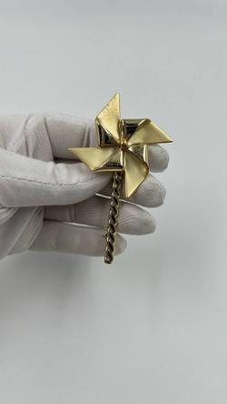 Брошь «Вертушка» AJC