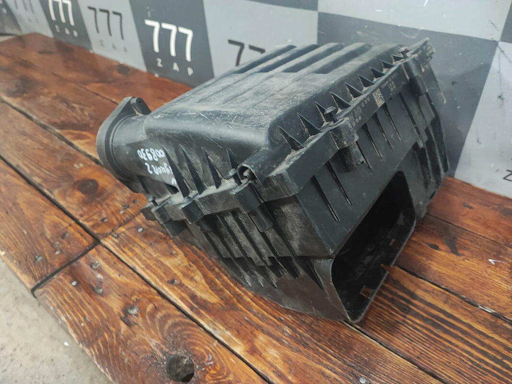 Корпус воздушного фильтра Volkswagen Tiguan 2 16-нв Б/У Оригинал 5QF129607D